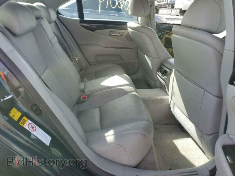 2007 Lexus LS460 (VIN JTHBL46F575041660) — photo 10 of 13