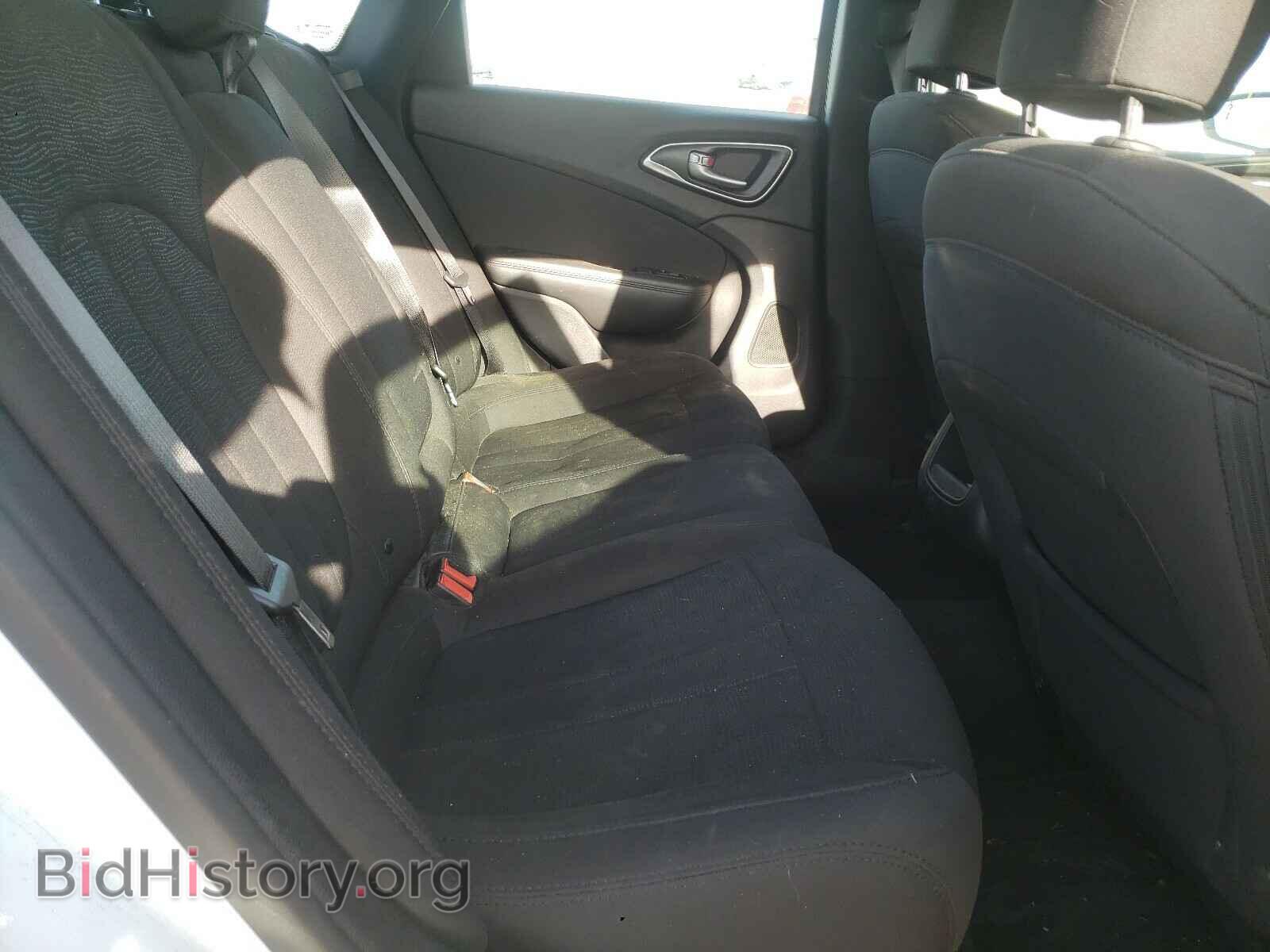 2016 CHRYSLER 200 - VIN: 1C3CCCAB9GN103411 - Фото 6