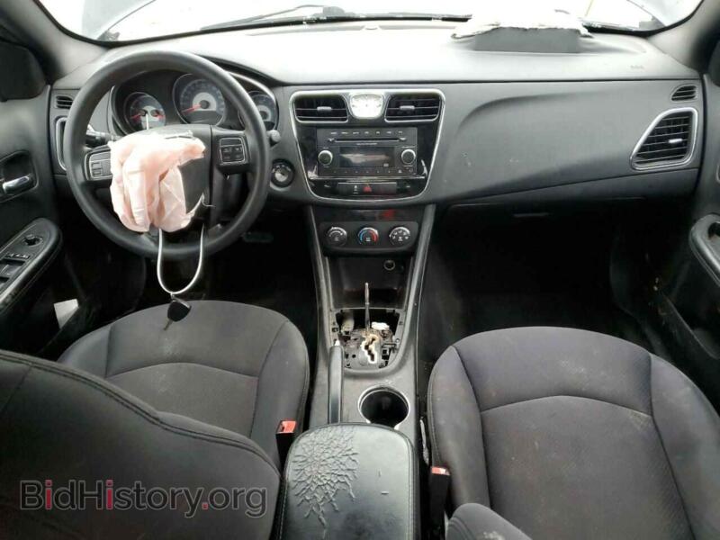 2014 Chrysler 200 (VIN 1C3CCBAB3EN140834) — photo 8 of 13