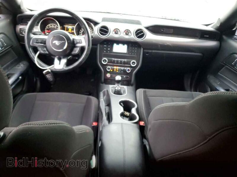 2020 Ford MUSTANG (VIN 1FA6P8CF0L5166780) — photo 8 of 12