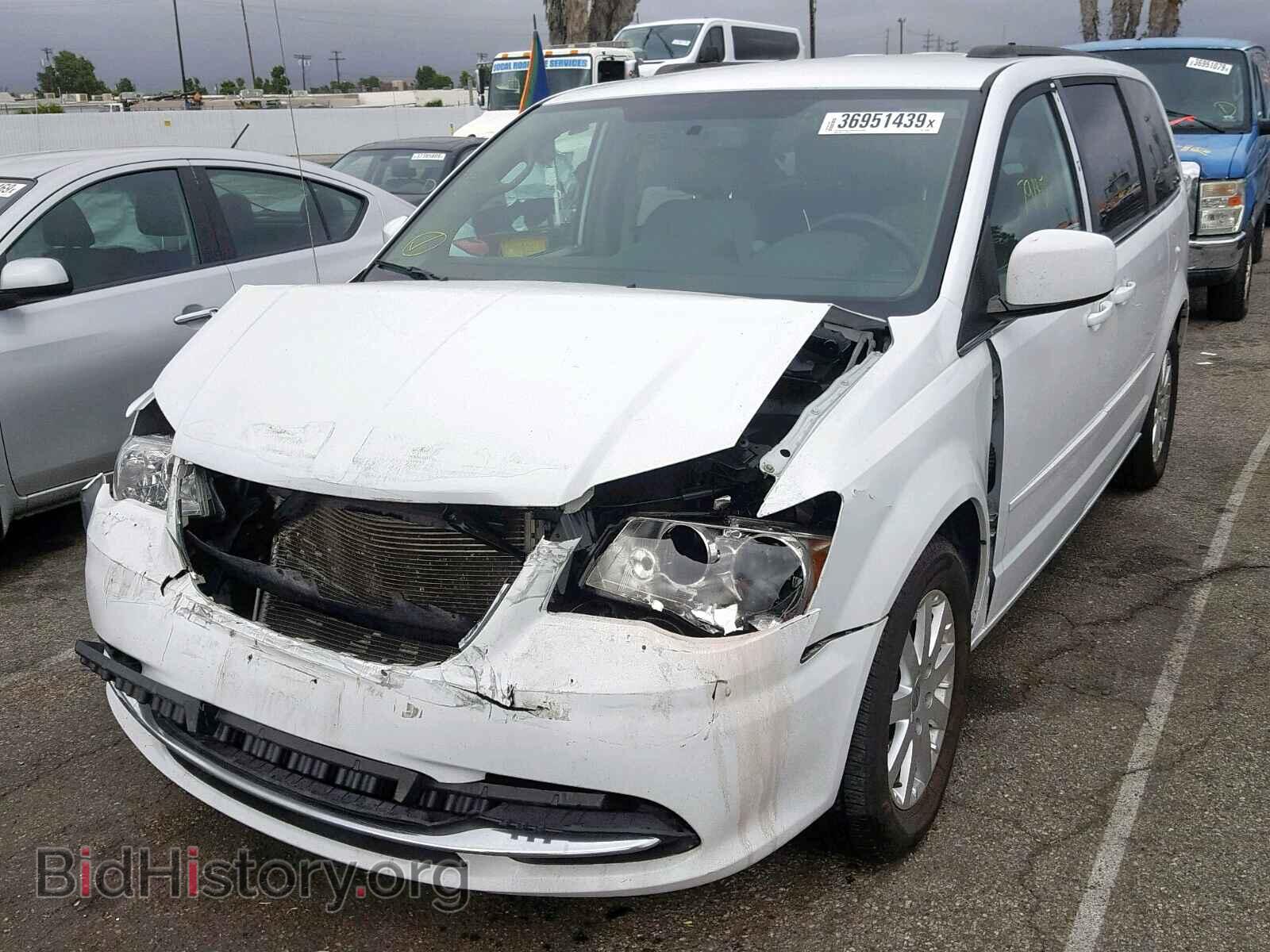 2015 CHRYSLER TOWN & COU - VIN: 2C4RC1AG2FR672656 - Фото 2