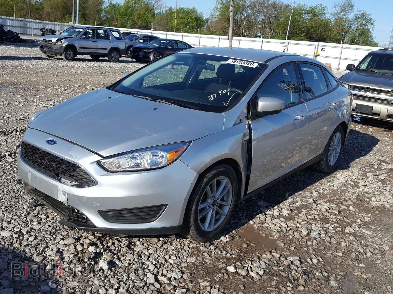 2018 FORD FOCUS - VIN: 1FADP3F29JL203580 - Фото 2