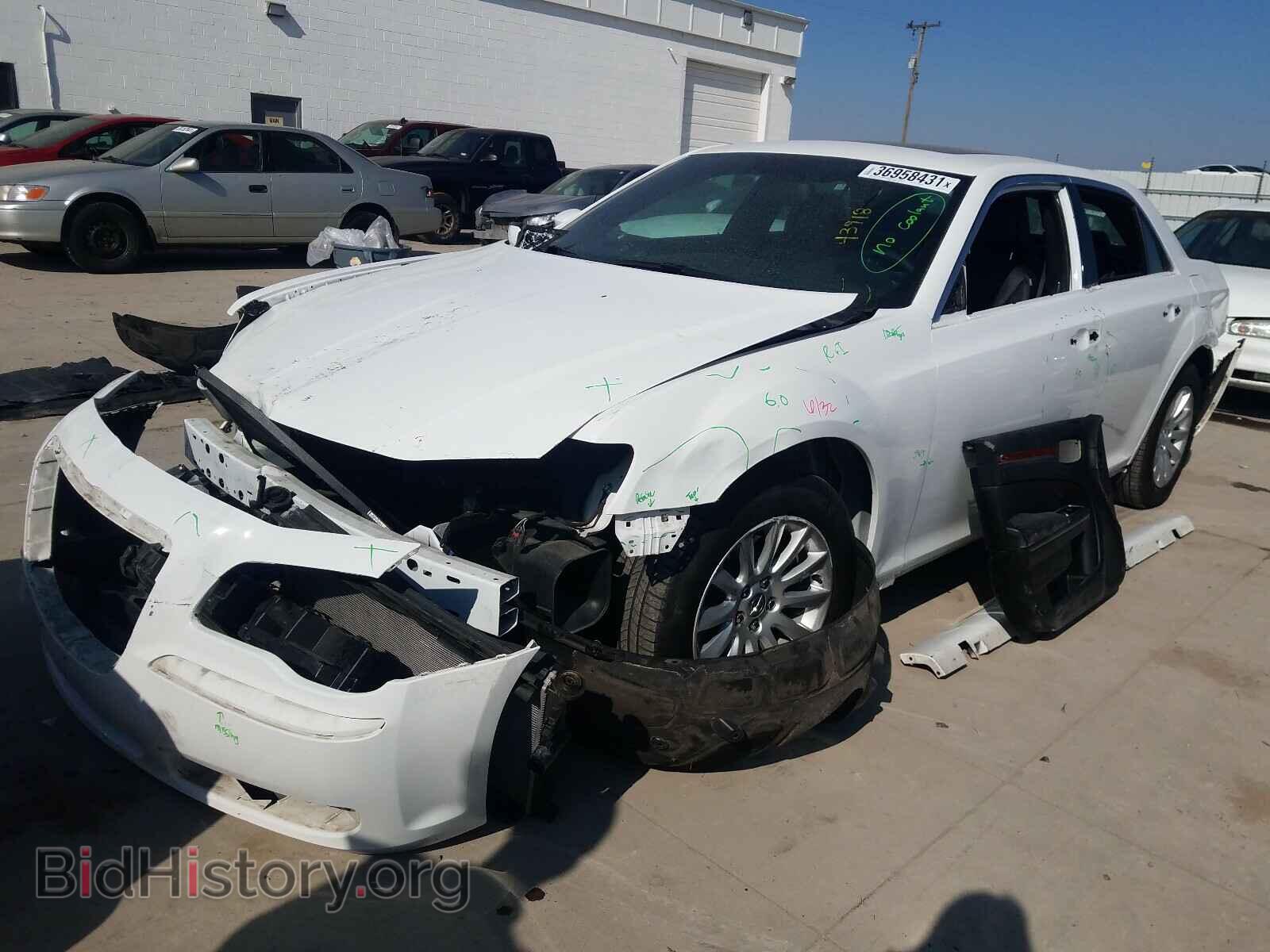 2014 CHRYSLER 300 - VIN: 2C3CCAAG7EH217784 - Фото 2