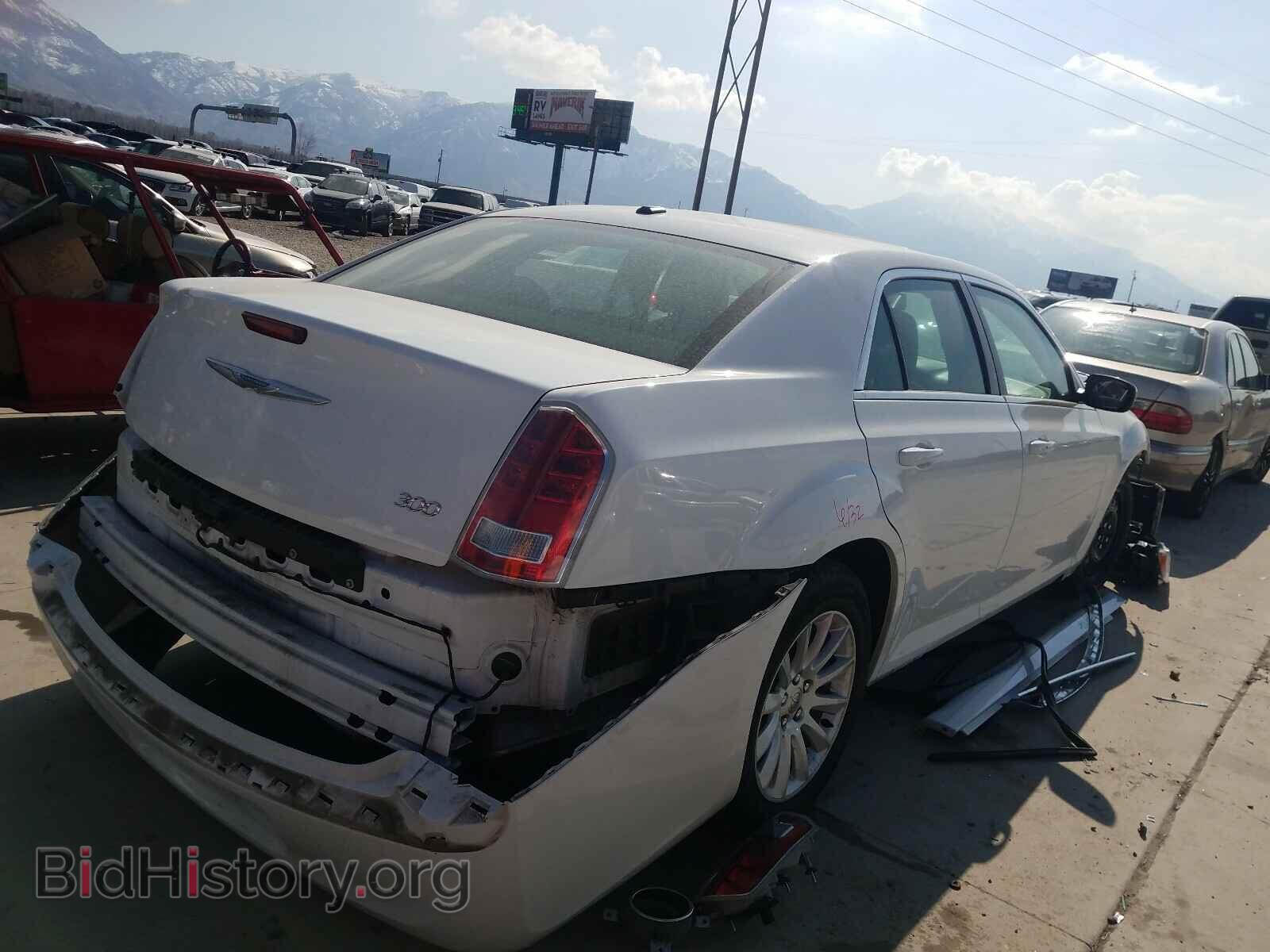 2014 CHRYSLER 300 - VIN: 2C3CCAAG7EH217784 - Фото 4