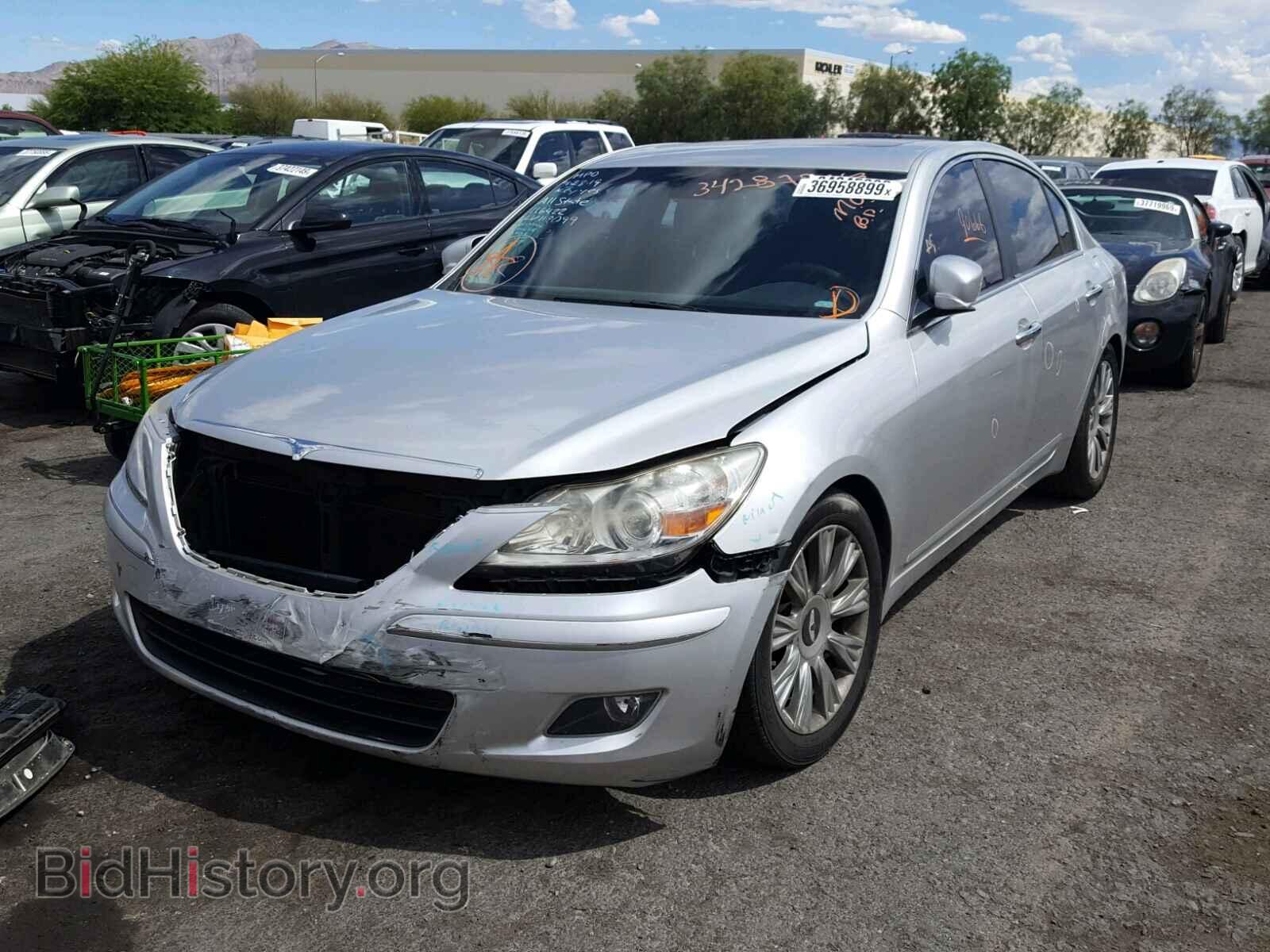 2011 HYUNDAI GENESIS - VIN: KMHGC4DE0BU114008 - Фото 2