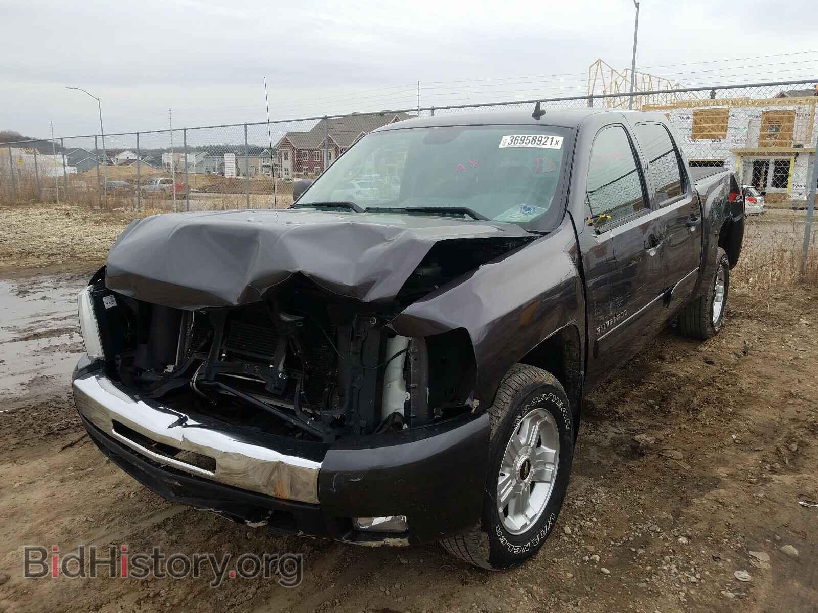 2011 CHEVROLET SILVERADO - VIN: 3GCPKSE32BG260423 - Фото 2
