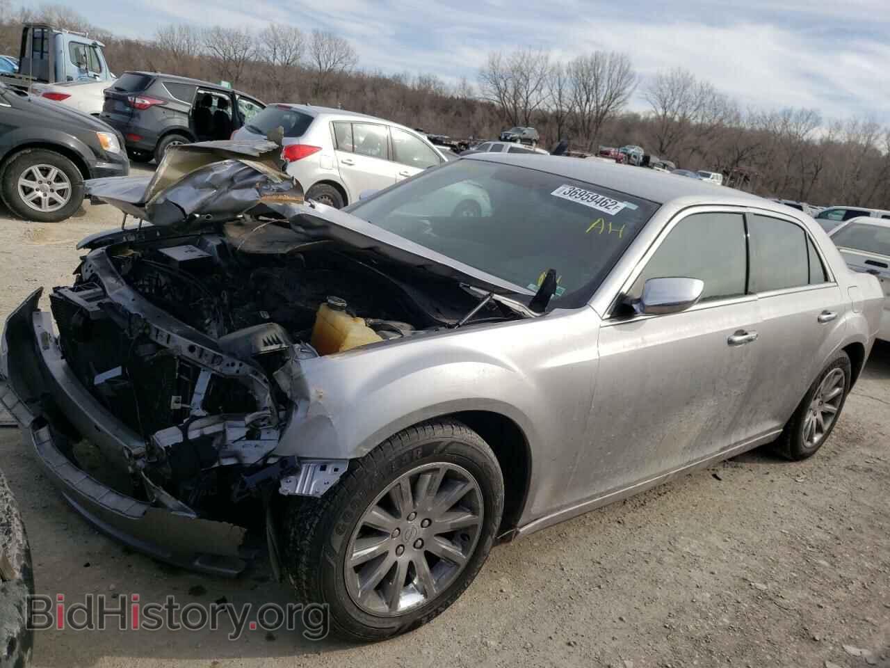 2011 CHRYSLER 300 - VIN: 2C3CA5CG4BH556900 - Фото 2
