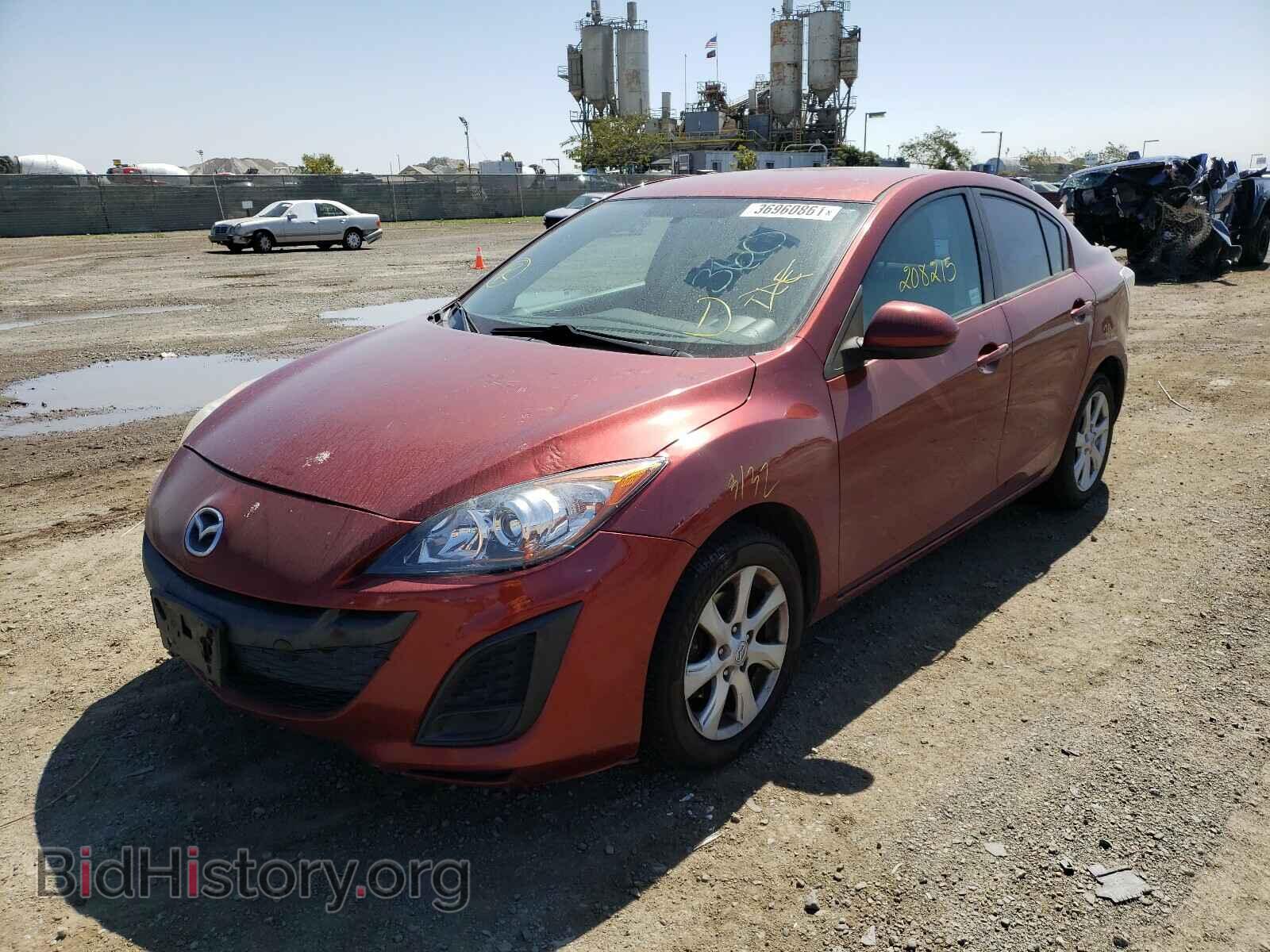 2011 MAZDA 3 - VIN: JM1BL1VF7B1388392 - Фото 2
