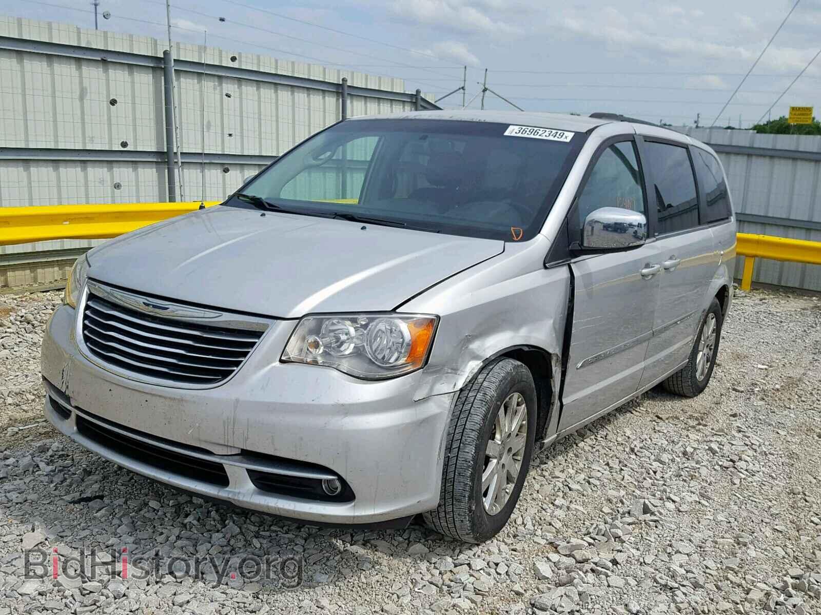 2011 CHRYSLER TOWN & COU - VIN: 2A4RR8DG9BR600067 - Photo 2