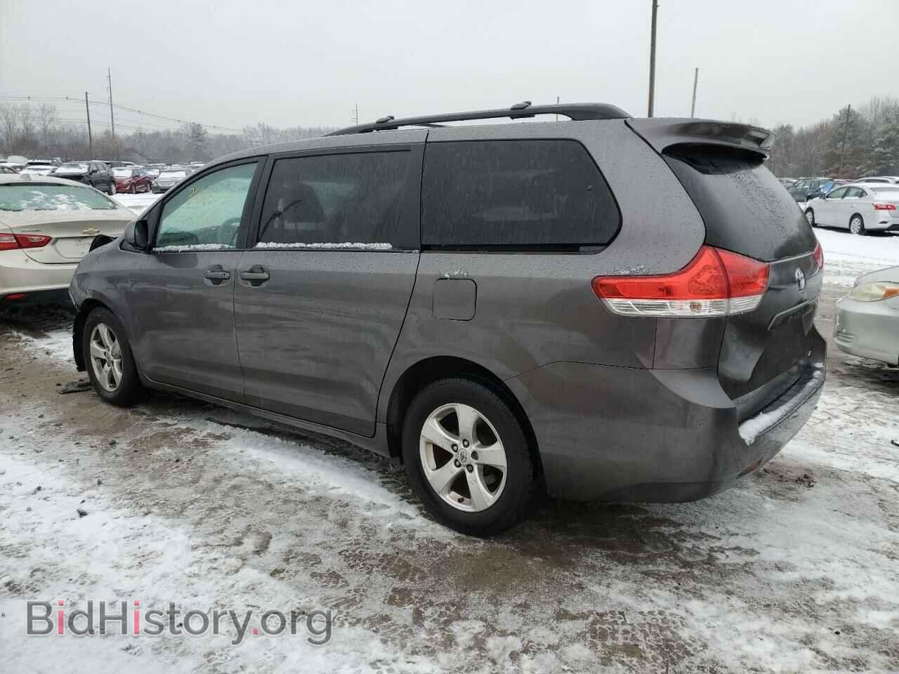 2011 TOYOTA SIENNA - VIN: 5TDKK3DC9BS172682 - Фото 2
