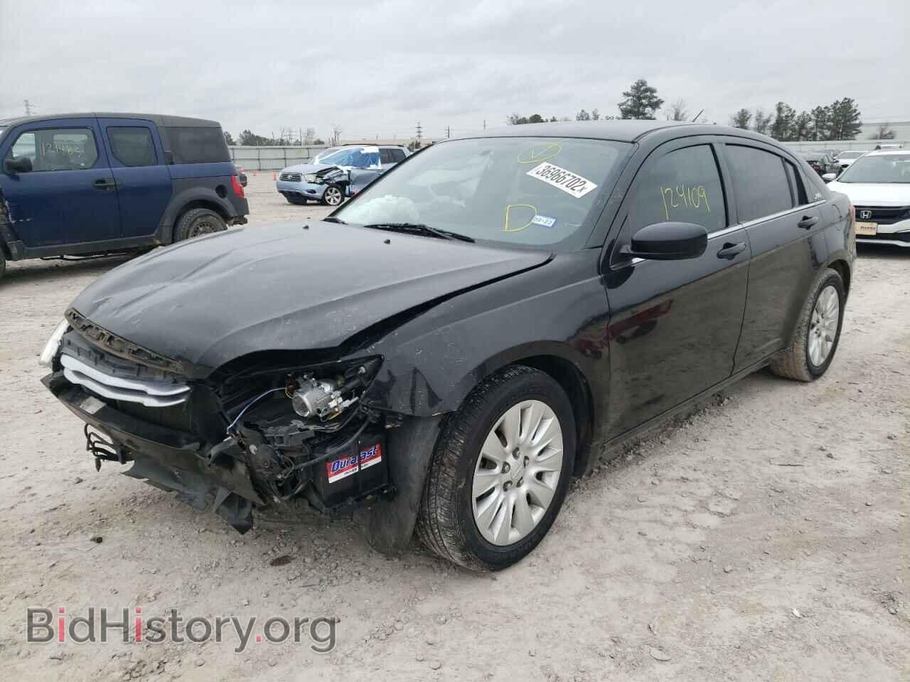 2013 CHRYSLER 200 - VIN: 1C3CCBAB5DN640184 - Фото 2