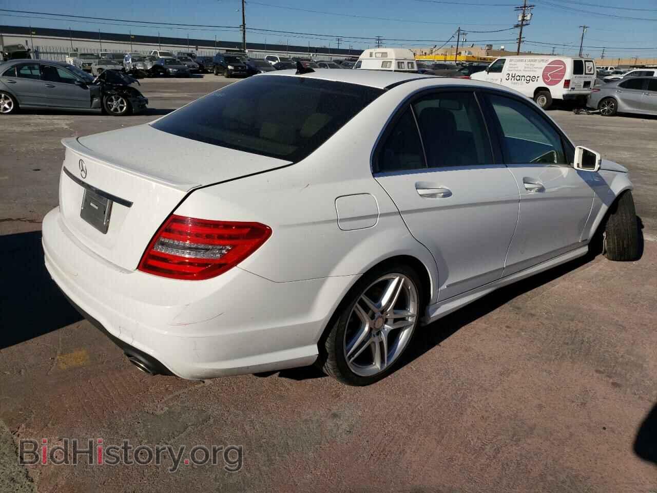 2013 MERCEDES-BENZ C-CLASS - VIN: WDDGF5HB4DA757330 - Фото 4