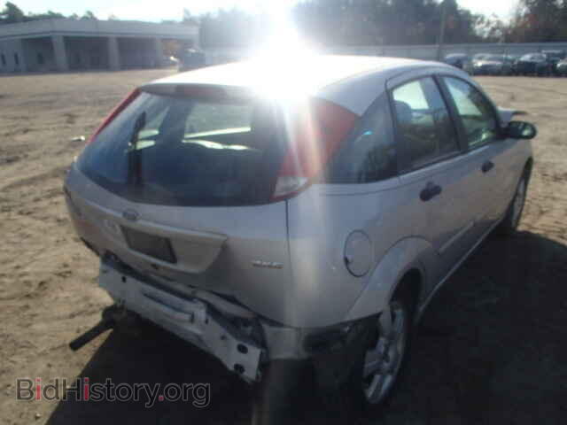 2005 FORD FOCUS - VIN: 3FAFP37N55R110094 - Фото 4
