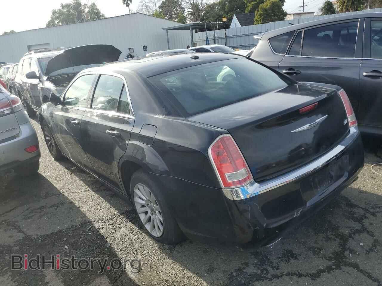 2013 CHRYSLER 300 - VIN: 2C3CCAAG5DH630818 - Фото 2