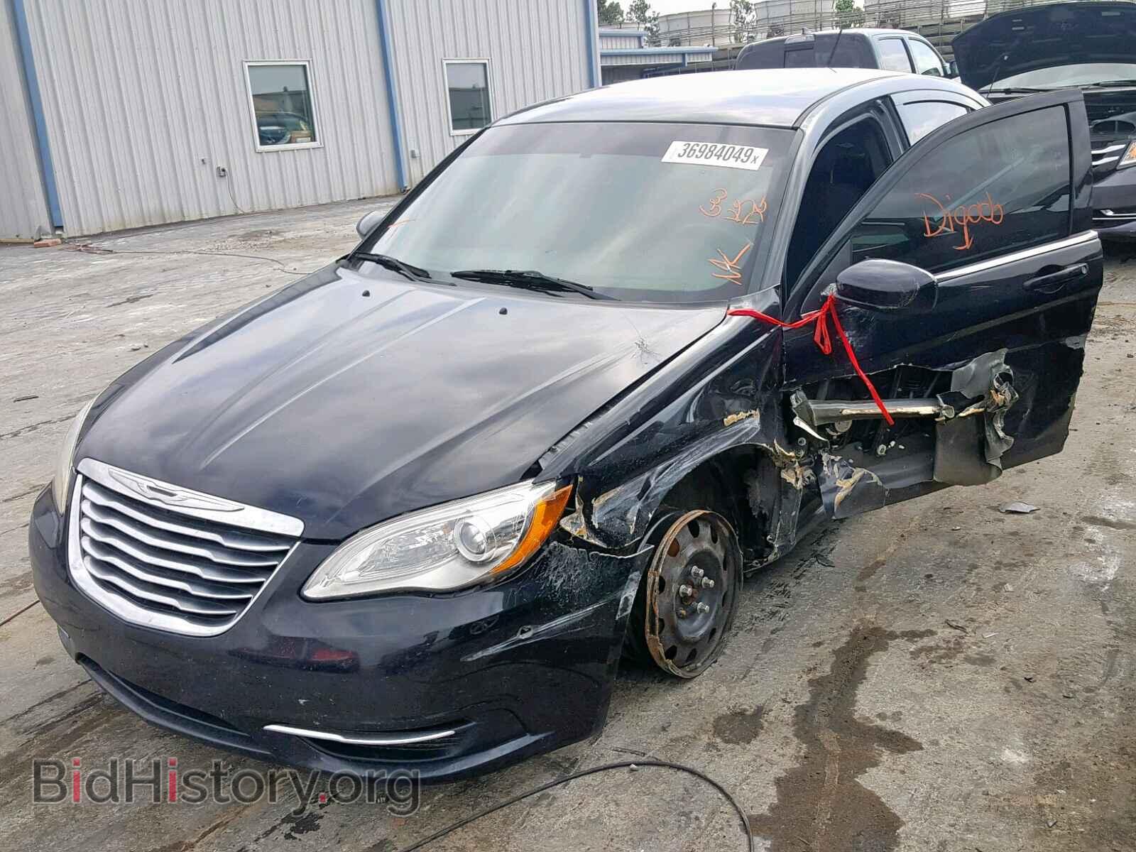 2013 CHRYSLER 200 - VIN: 1C3CCBABXDN647406 - Фото 2