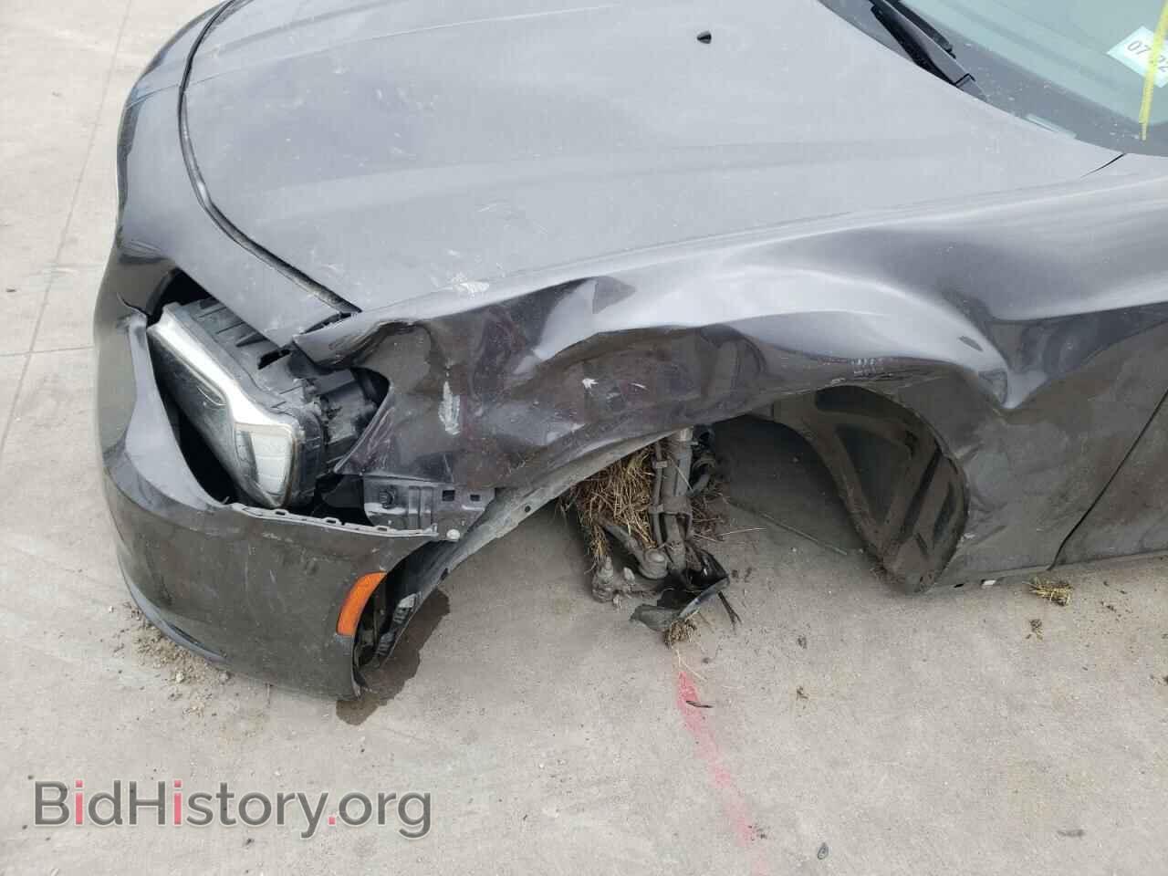 2016 CHRYSLER 300 - VIN: 2C3CCAAG5GH135507 - Фото 9