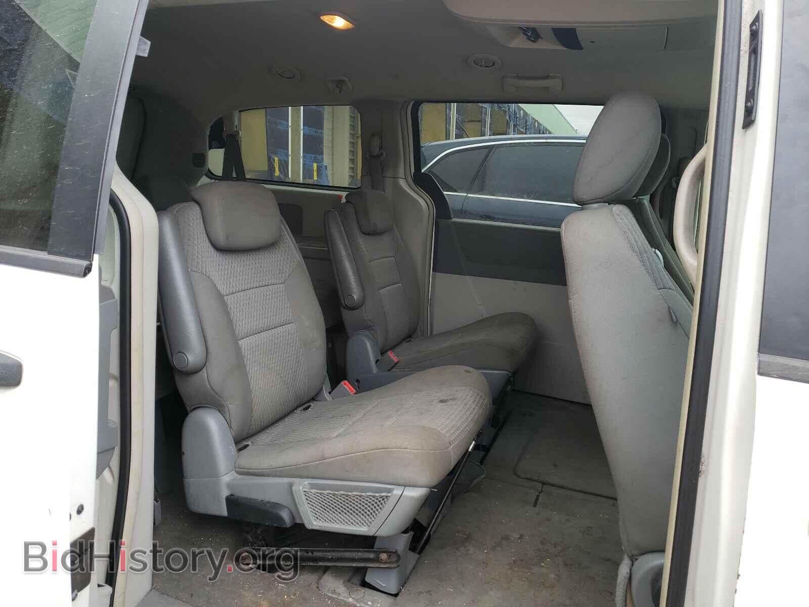 2008 CHRYSLER MINIVAN - VIN: 2A8HR44H98R800113 - Фото 6