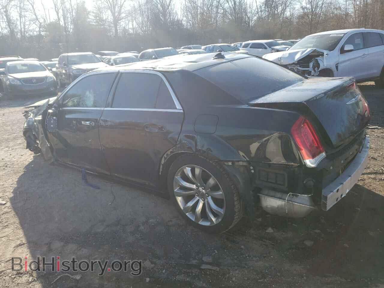 2019 CHRYSLER 300 - VIN: 2C3CCAEG0KH698063 - Фото 2