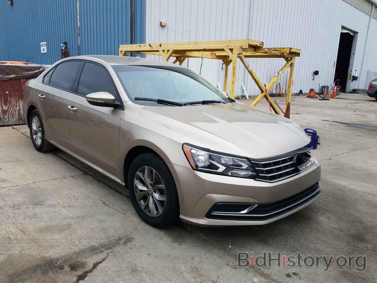 Photo 1VWAA7A33JC002048 - VOLKSWAGEN PASSAT 2018