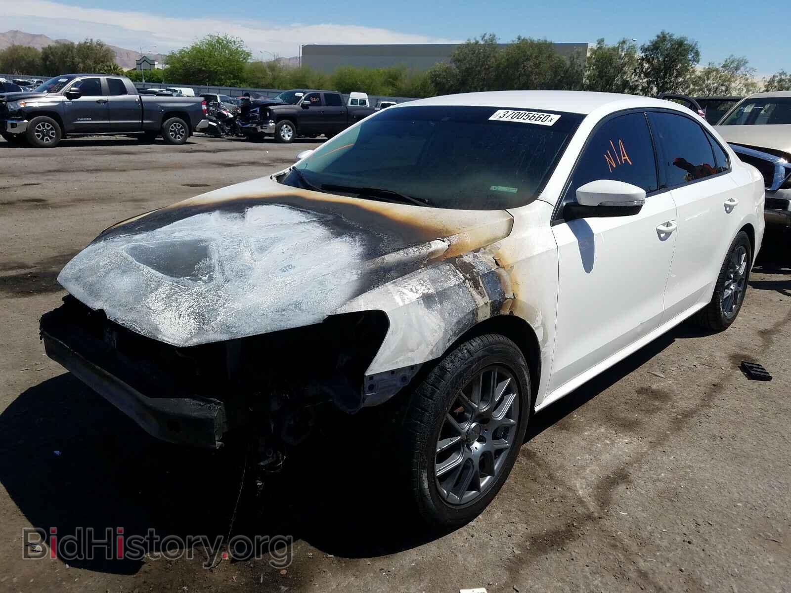 2014 VOLKSWAGEN PASSAT - VIN: 1VWAT7A31EC070137 - Фото 2