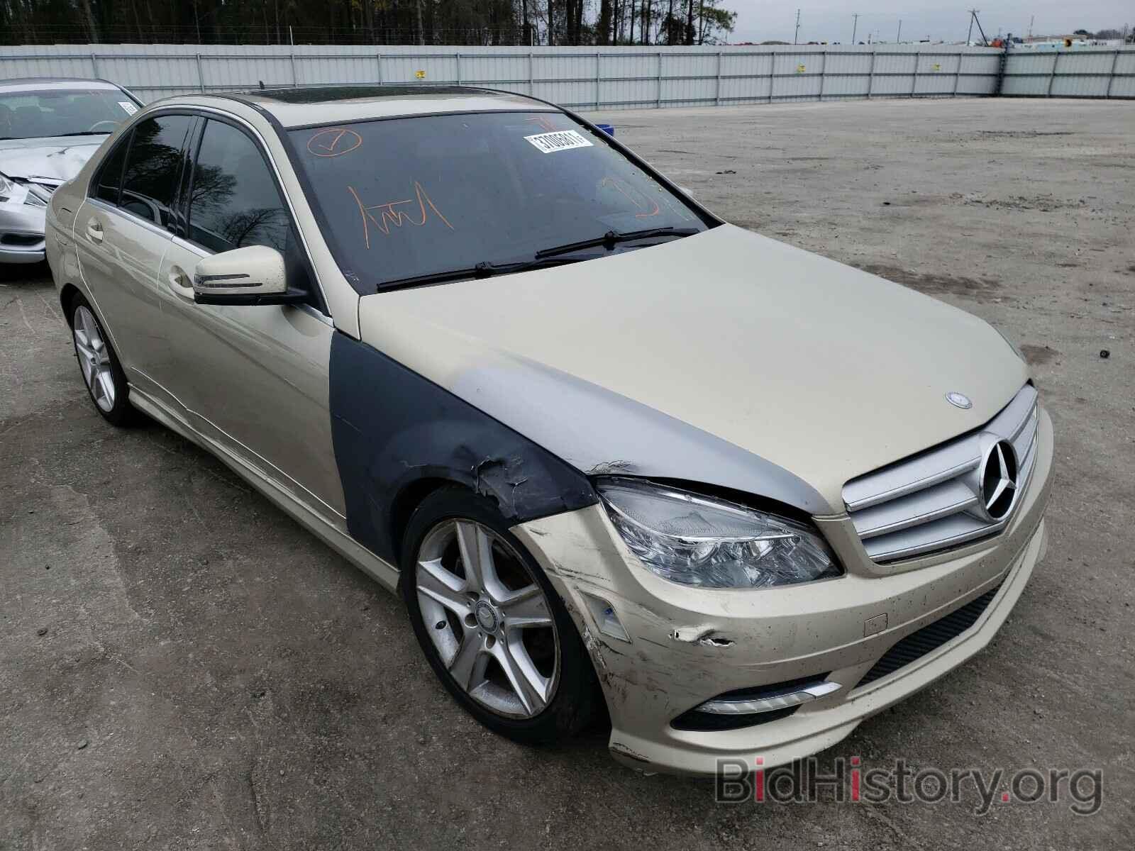 Photo WDDGF5EB1BR185880 - MERCEDES-BENZ C CLASS 2011