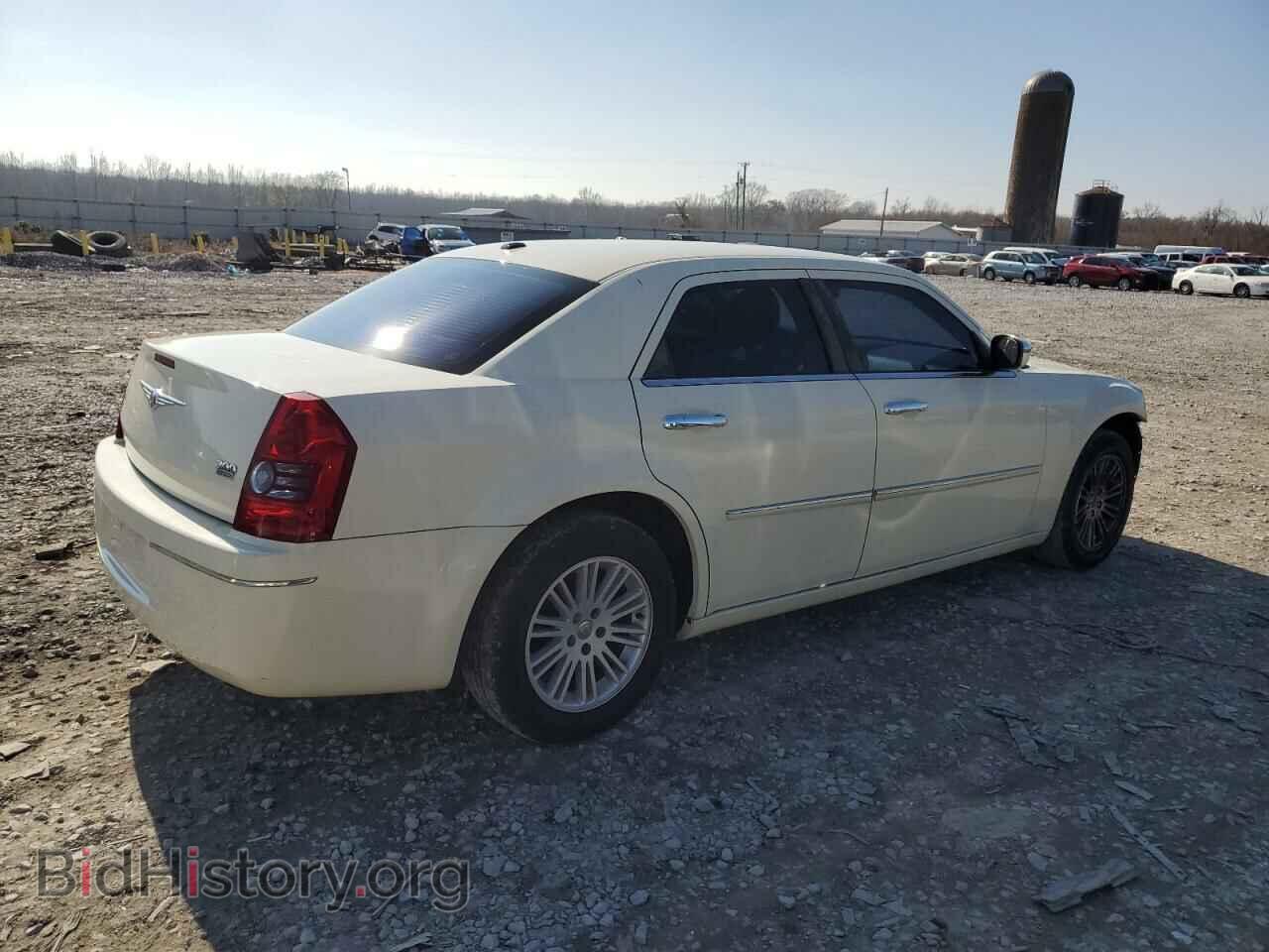 2010 CHRYSLER 300 - VIN: 2C3CA5CV8AH325219 - Фото 3