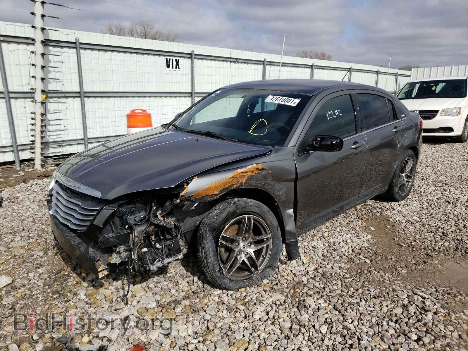 2013 CHRYSLER 200 - VIN: 1C3CCBBG5DN658775 - Фото 2
