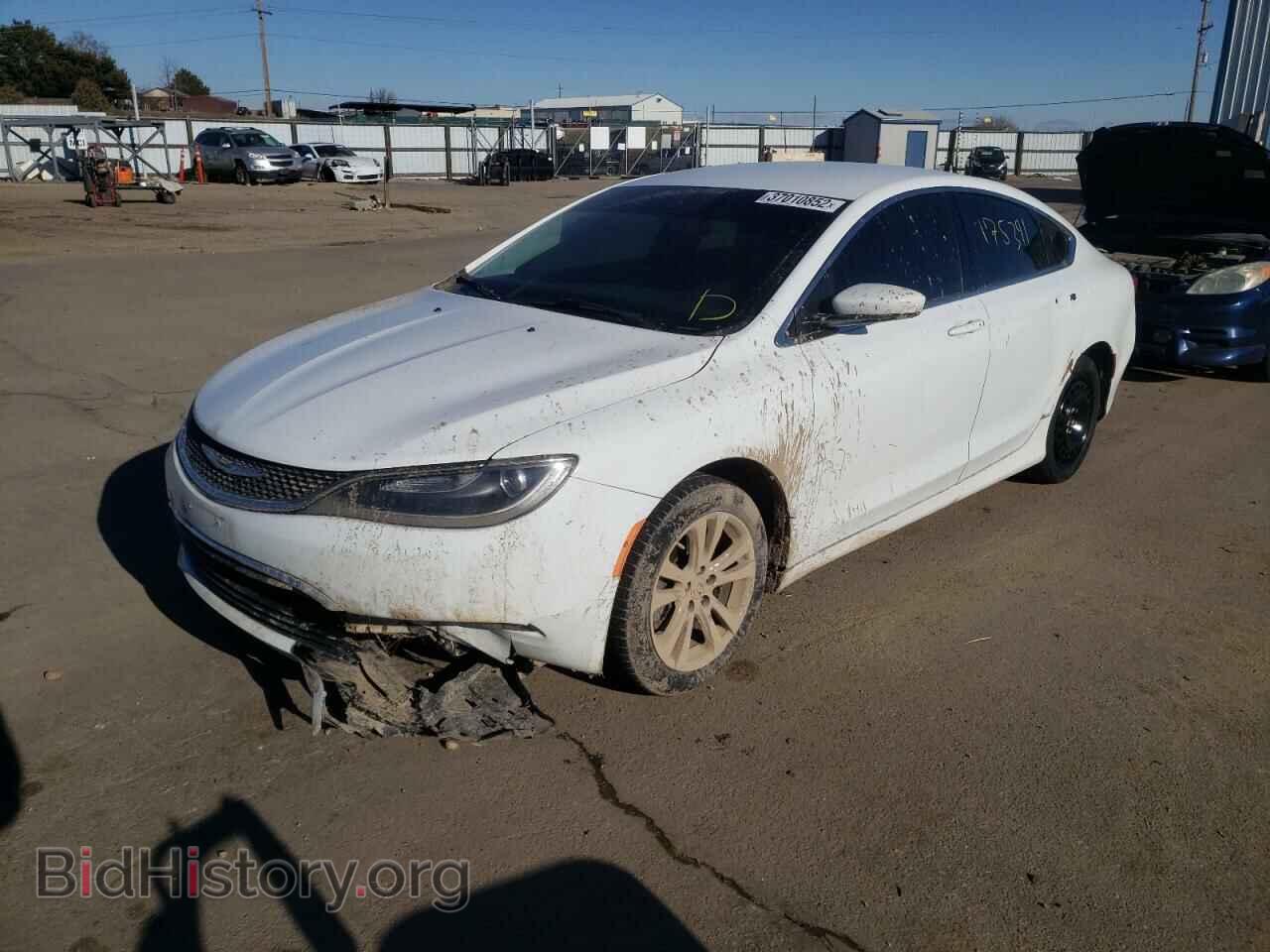 2015 CHRYSLER 200 - VIN: 1C3CCCABXFN716040 - Фото 2