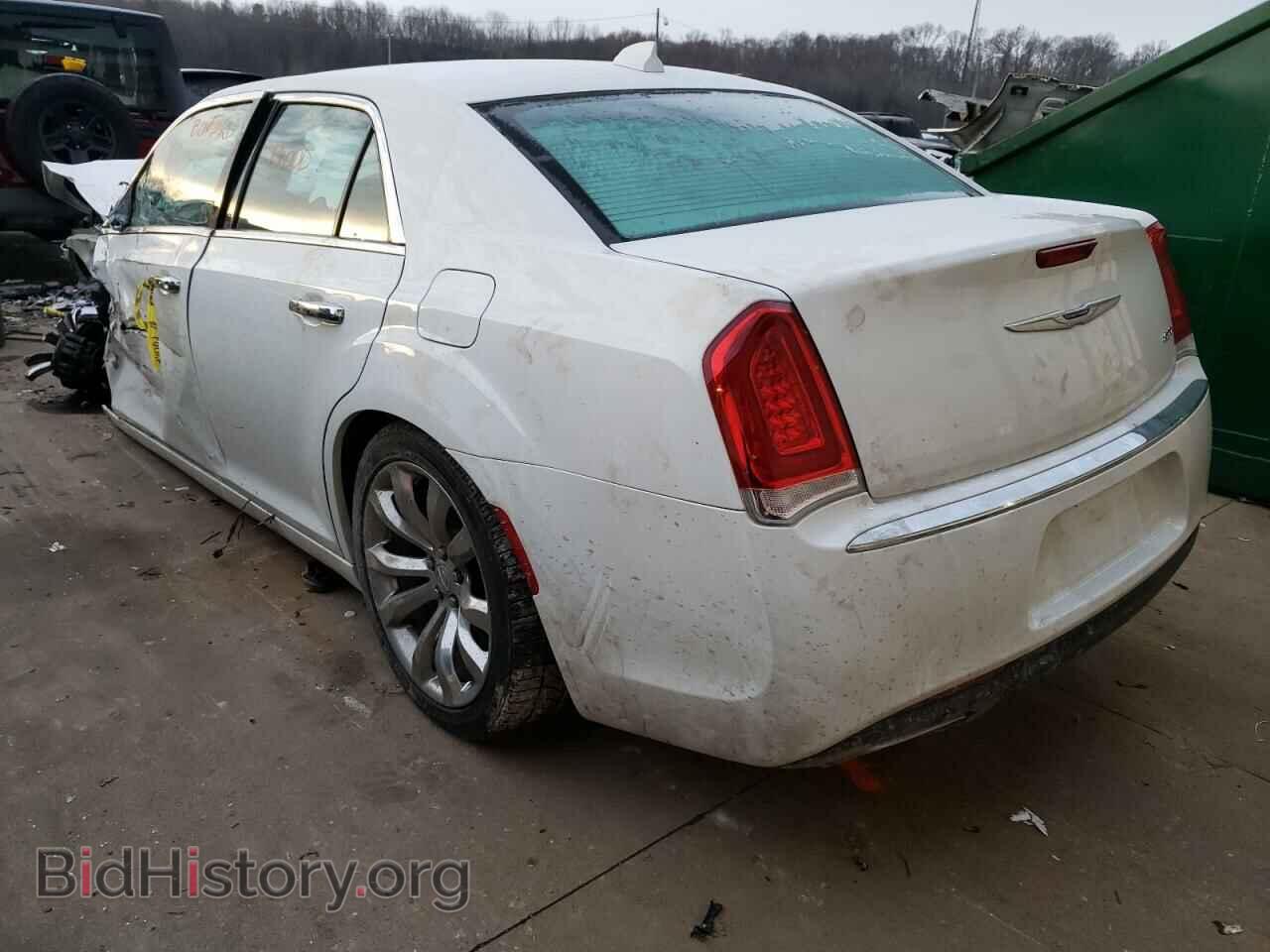2019 CHRYSLER 300 - VIN: 2C3CCAEG9KH693539 - Фото 2