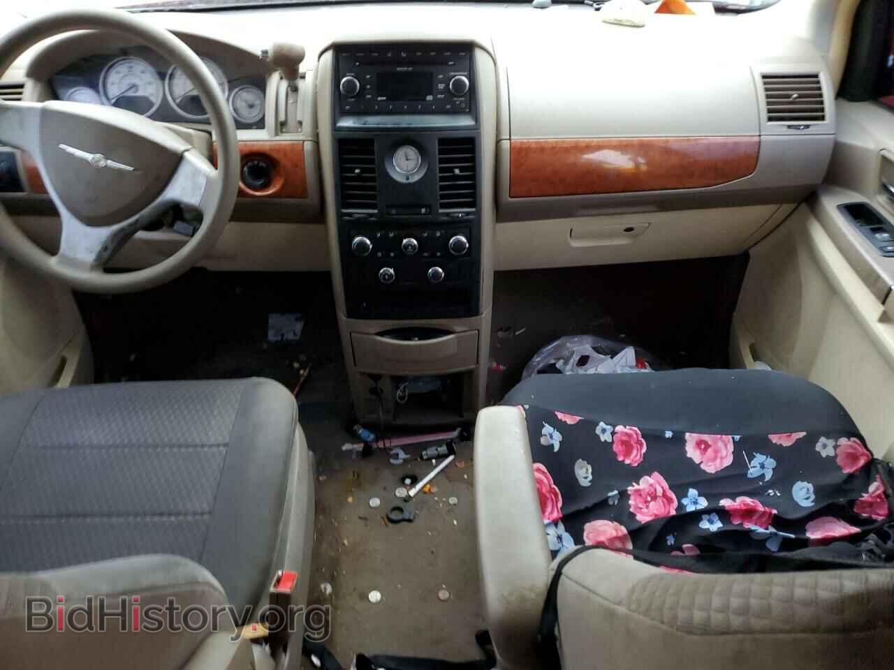 2008 CHRYSLER MINIVAN - VIN: 2A8HR44H68R620720 - Фото 8