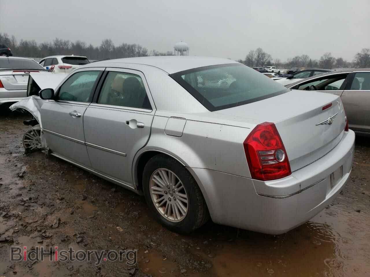 2010 CHRYSLER 300 - VIN: 2C3CA4CD9AH284908 - Фото 2