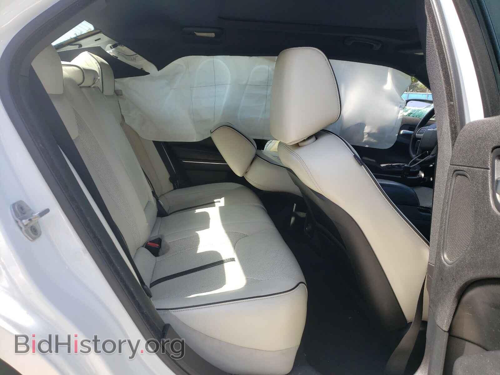 2013 CHRYSLER 300 - VIN: 2C3CCAAGXDH697821 - Фото 6