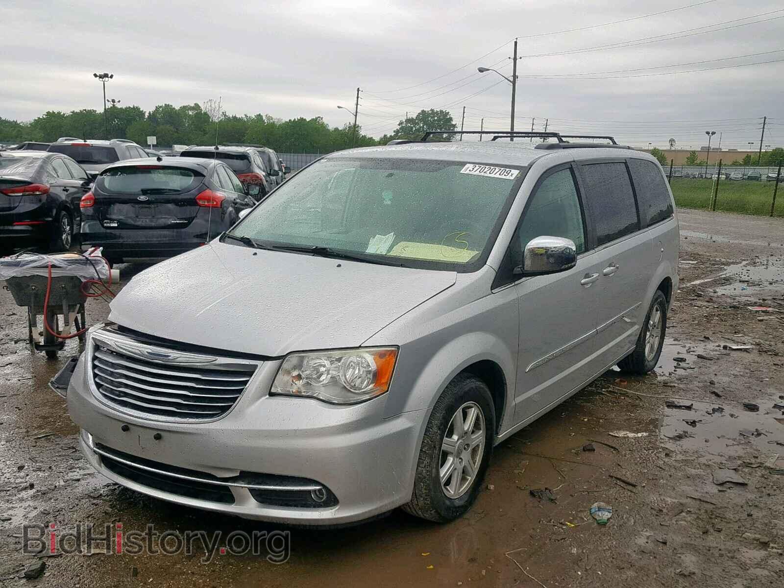 2011 CHRYSLER TOWN & COU - VIN: 2A4RR8DG9BR796706 - Фото 2