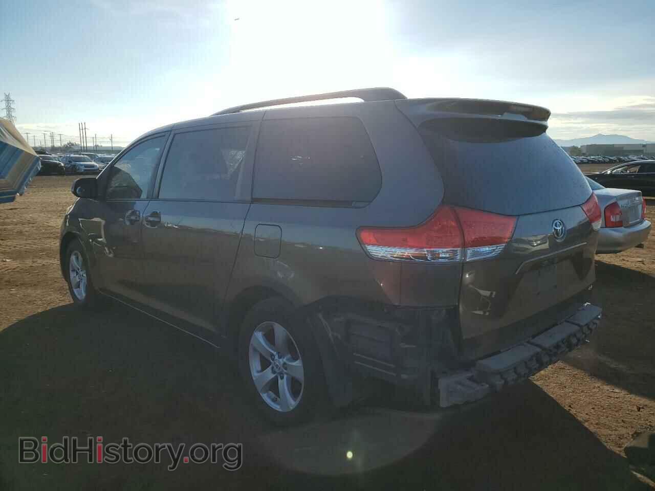 2011 TOYOTA All Models - VIN: 5TDKK3DC1BS150689 - Фото 2