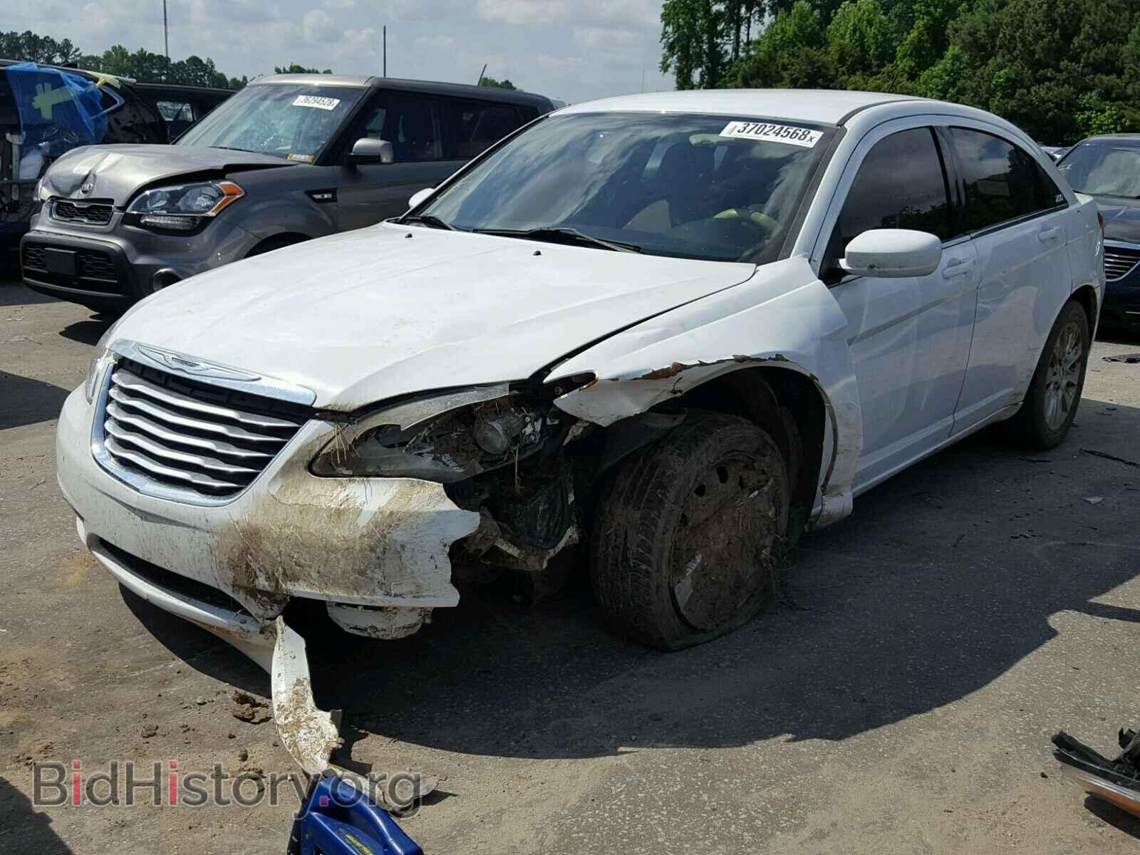 2011 CHRYSLER 200 - VIN: 1C3BC4FG5BN547397 - Фото 2