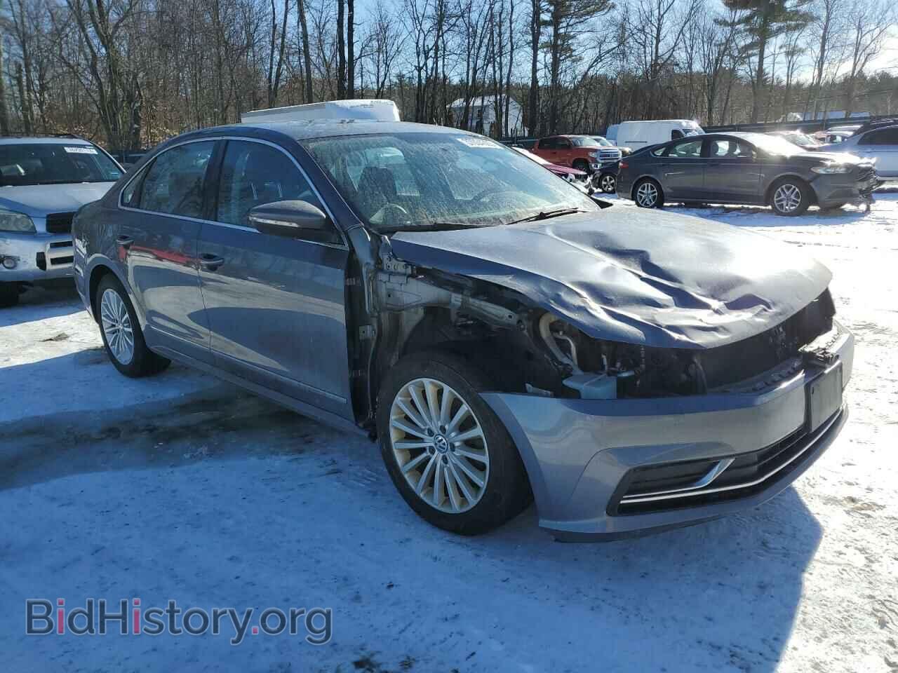 2017 VOLKSWAGEN PASSAT - VIN: 1VWBT7A34HC001077 - Фото 4