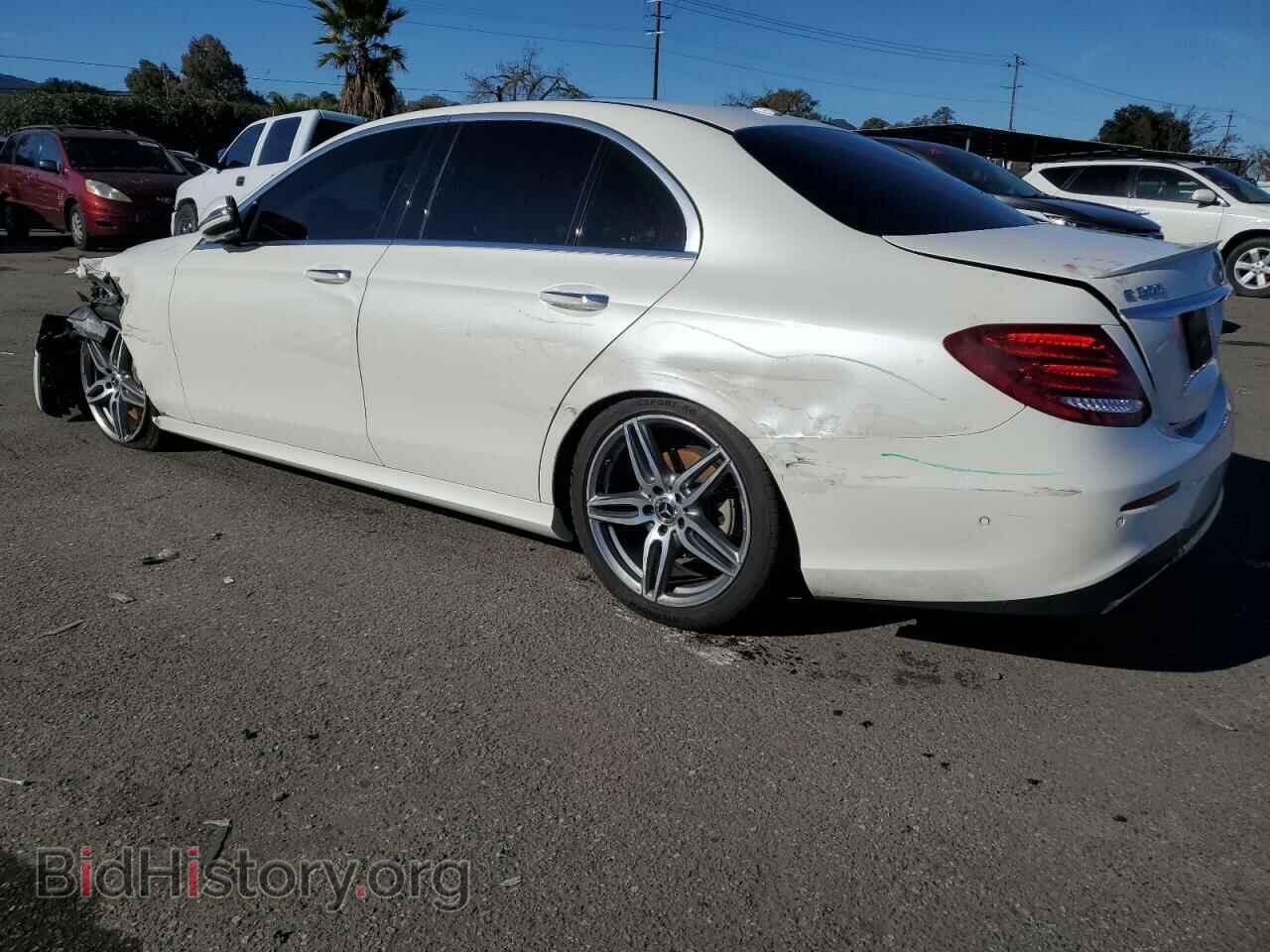 2017 MERCEDES-BENZ E-CLASS - VIN: WDDZF4JB4HA258837 - Фото 2