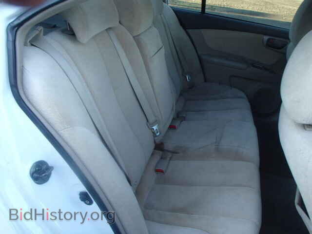 2007 KIA OPTIMA - VIN: KNAGE123475090518 - Фото 6