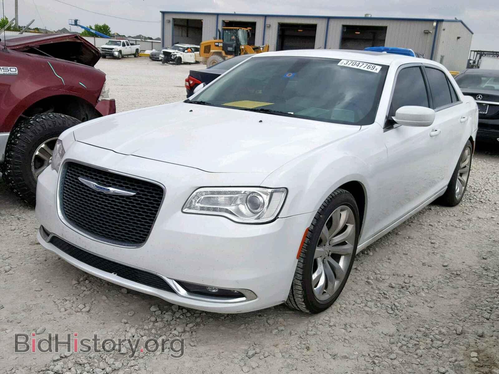 2017 CHRYSLER 300 - VIN: 2C3CCAAG7HH599741 - Фото 2
