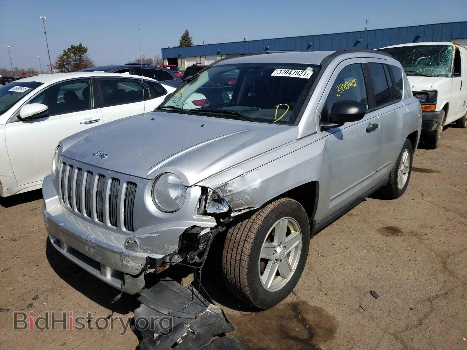 2008 JEEP COMPASS - VIN: 1J8FT47W58D744385 - Photo 2
