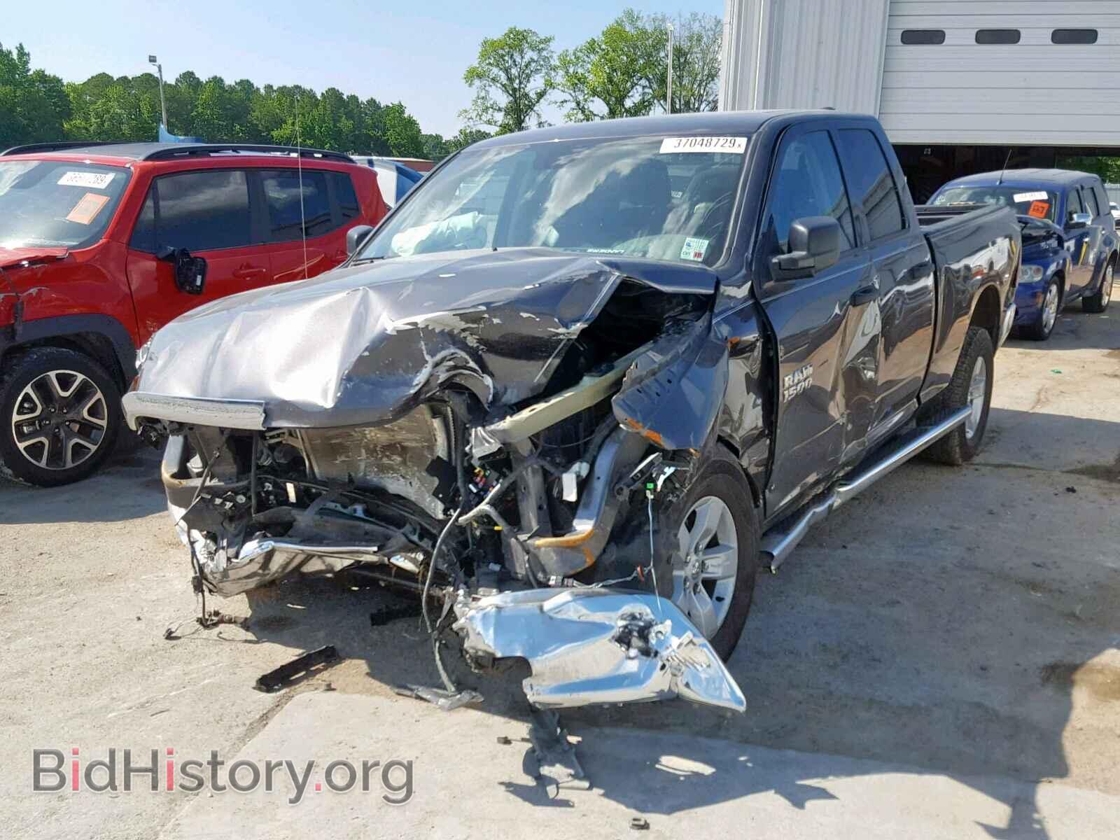 2018 RAM 1500 ST - VIN: 1C6RR6FG2JS340347 - Фото 2