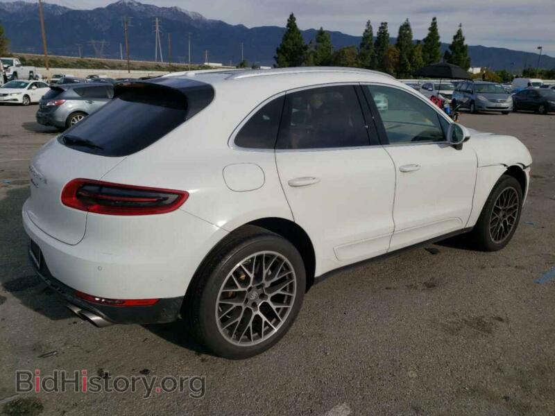 2016 Porsche MACAN (VIN WP1AB2A50GLB52629) — photo 3 of 12