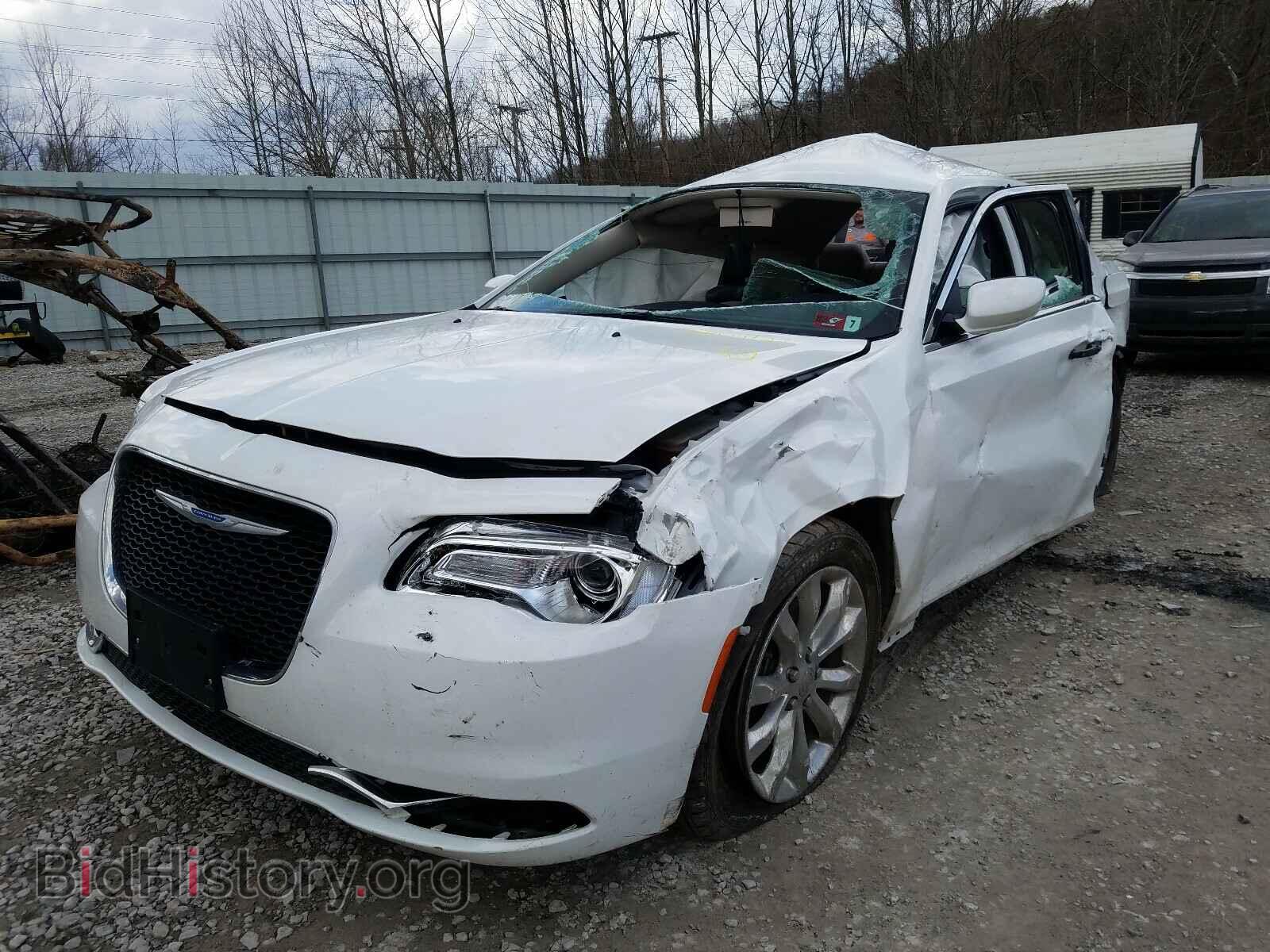 2017 CHRYSLER 300 - VIN: 2C3CCARG0HH608753 - Фото 2