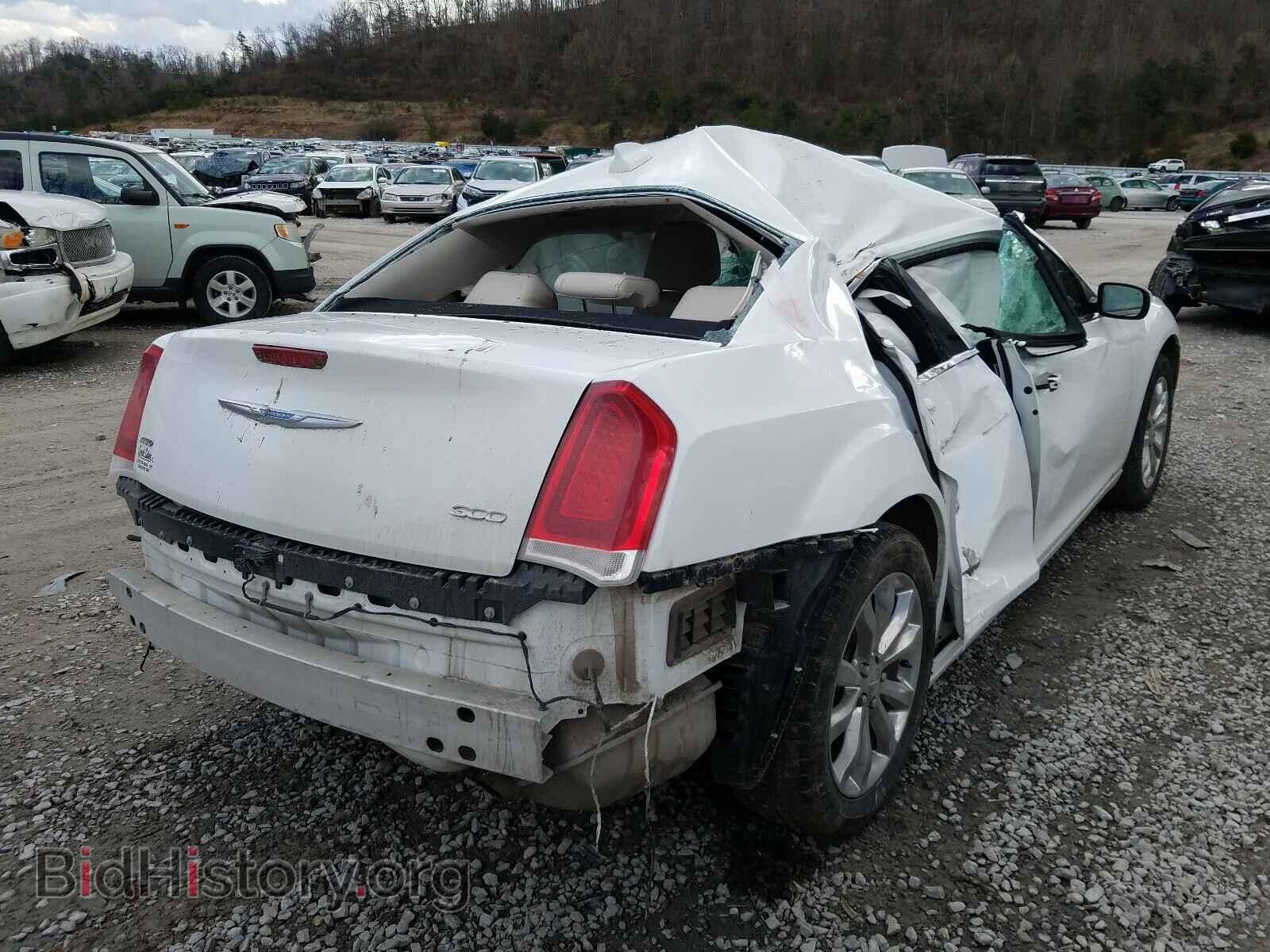 2017 CHRYSLER 300 - VIN: 2C3CCARG0HH608753 - Фото 4