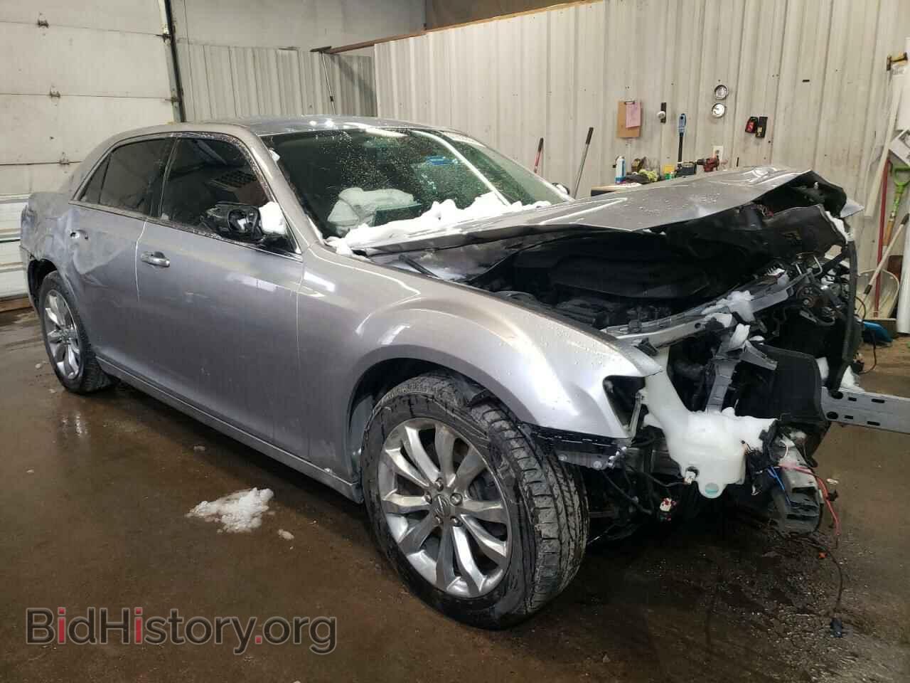 2018 CHRYSLER 300 - VIN: 2C3CCAKG1JH269064 - Фото 4