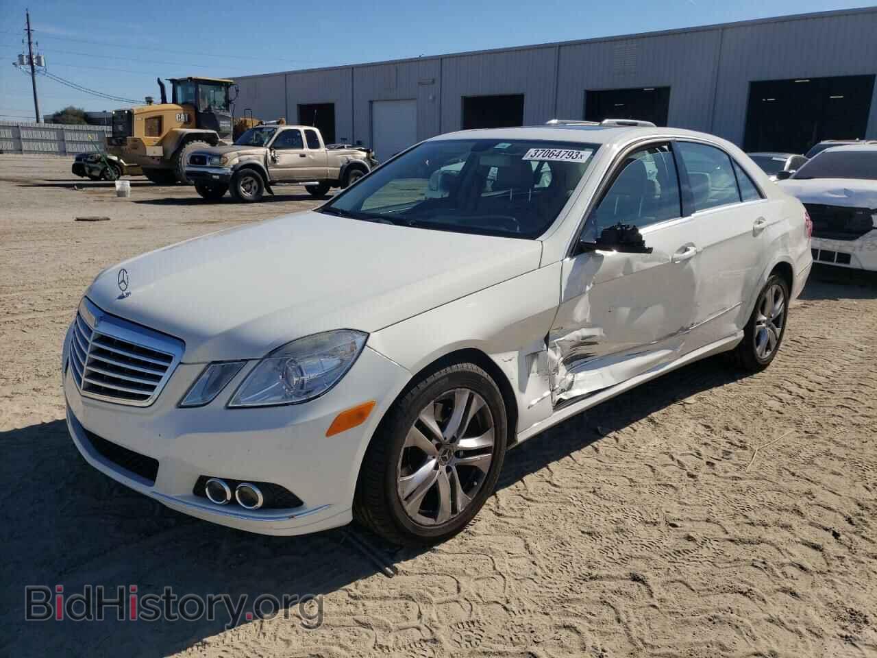 Photo WDDHF5GB4AA042274 - MERCEDES-BENZ E-CLASS 2010