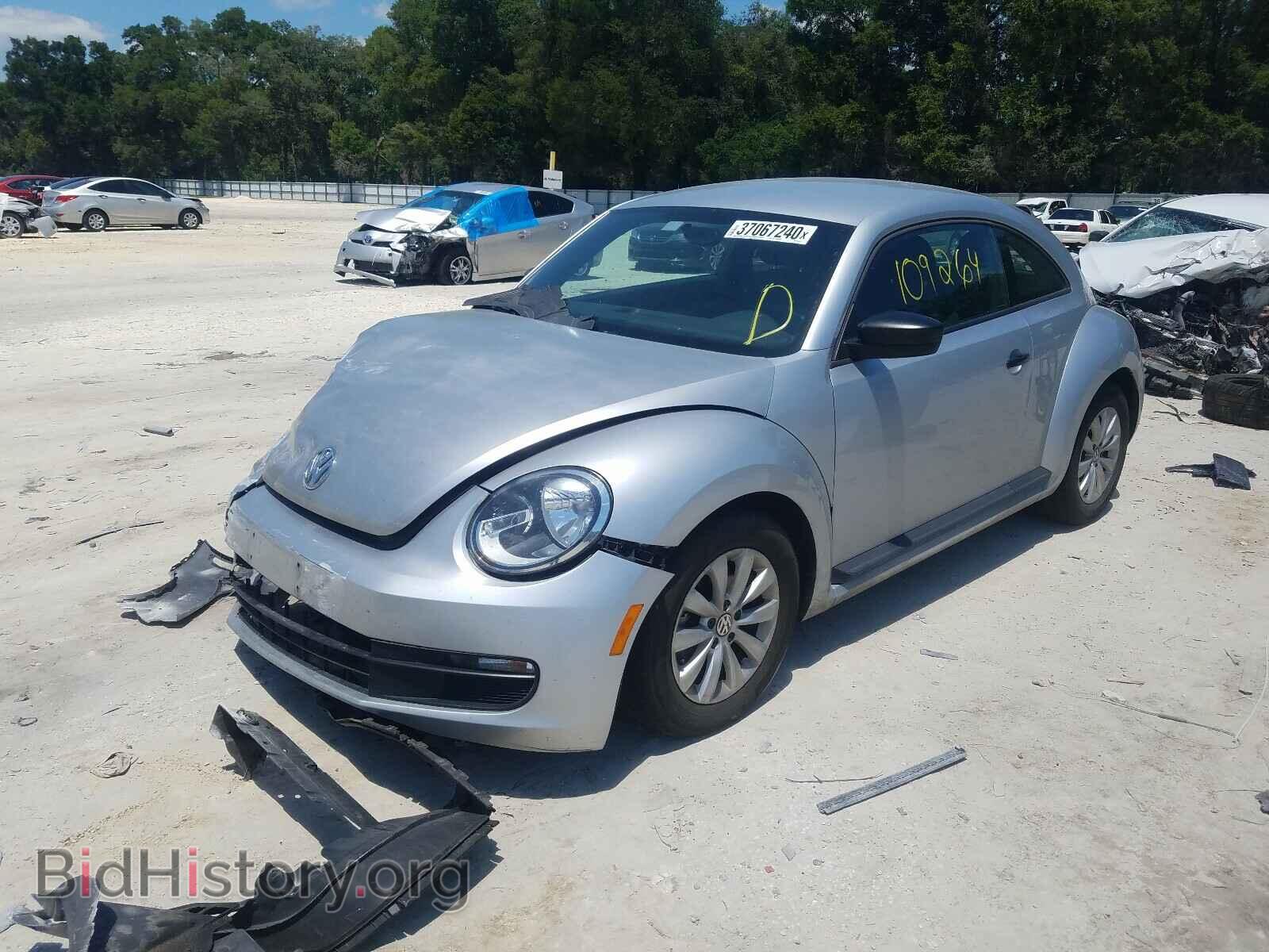 2013 VOLKSWAGEN BEETLE - VIN: 3VWFP7AT1DM644310 - Фото 2
