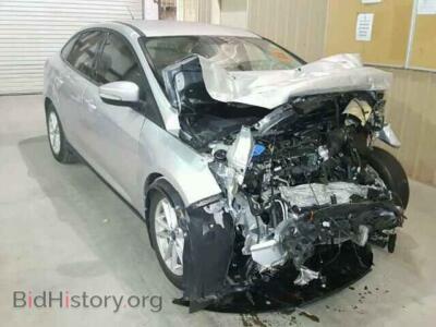 2015 Ford FOCUS Focus SE, серебристый — VIN 1FADP3F2XFL273225, Copart