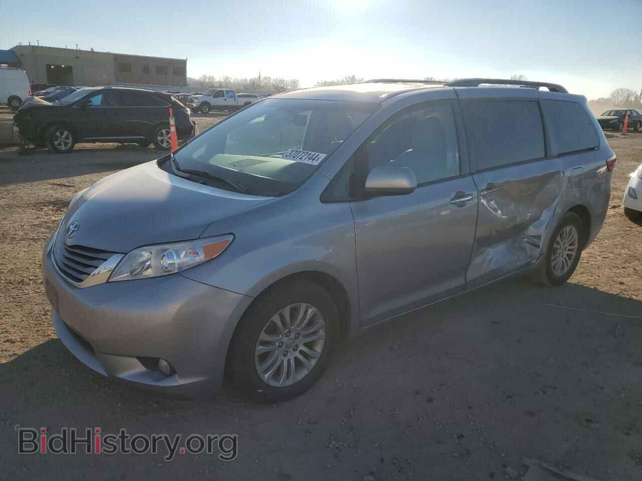 Photo 5TDYZ3DC0HS852453 - TOYOTA All Models 2017