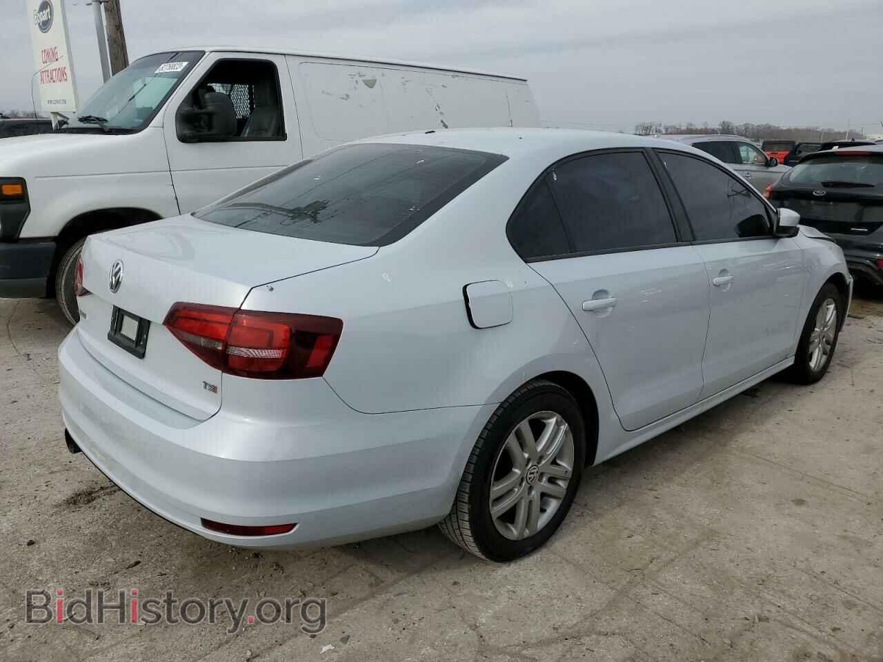 2018 VOLKSWAGEN JETTA - VIN: 3VW2B7AJ8JM245711 - Фото 3